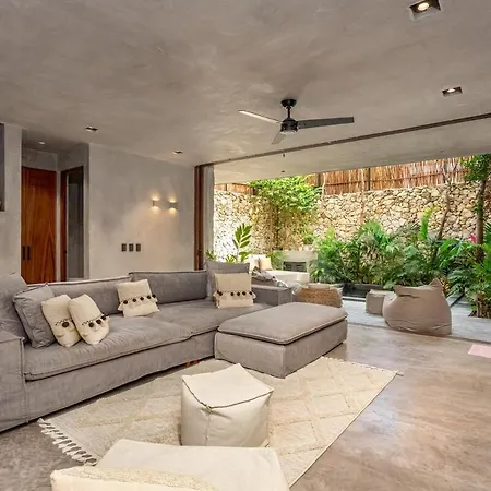 Spectacular Luxury Villa, 3 Bedrooms, Private Pool